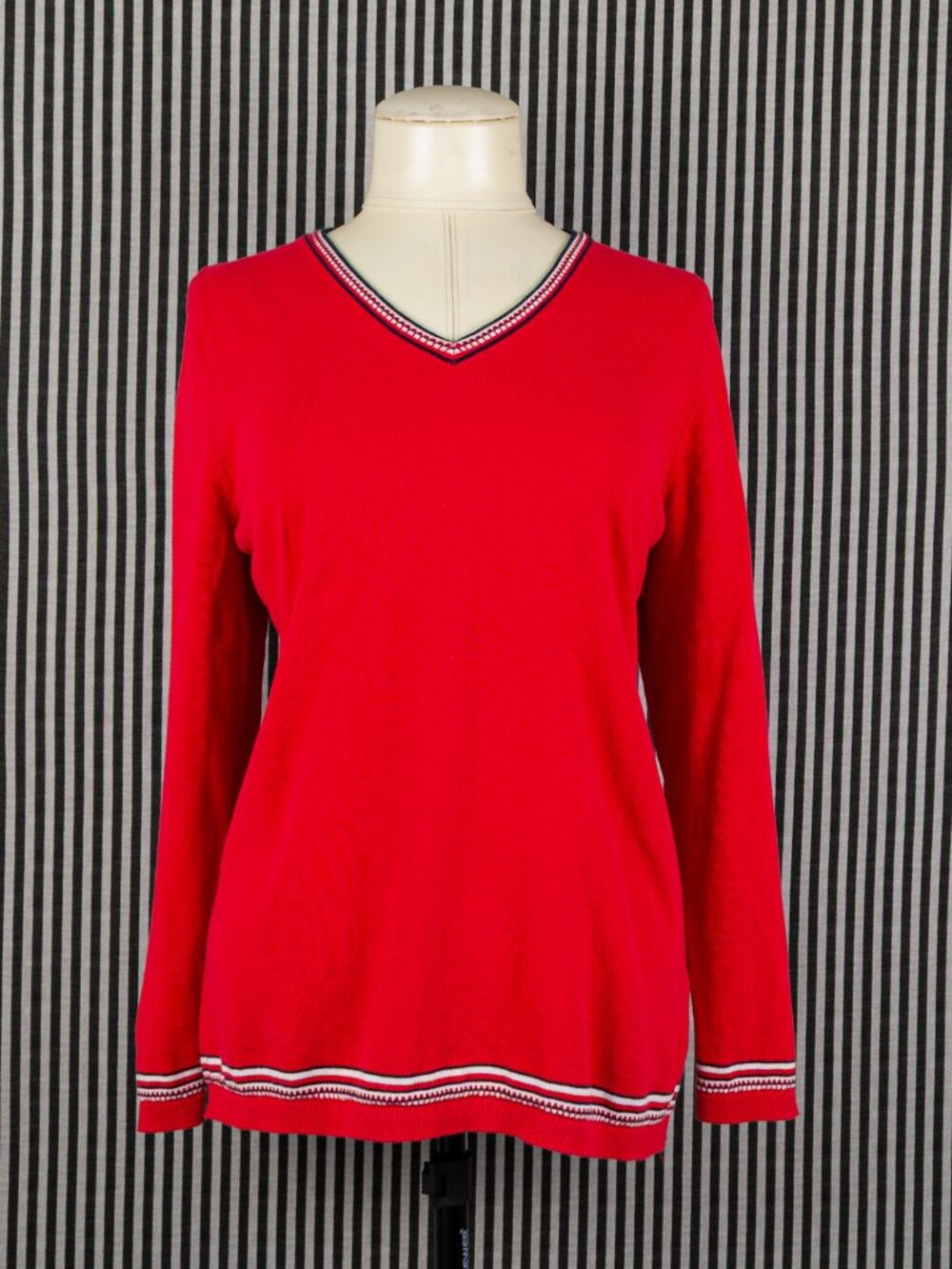 tommy hilfiger red v neck 100% cotton sweater navy white striped trim size L